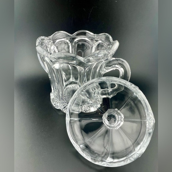 Vintage Old Willimasburg Double Handle Sugar Bowl with Lid by Imperial Glass - Picture 3 of 5